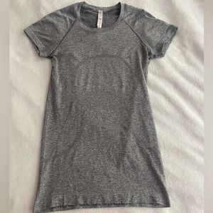 LULULEMON GRAY SWIFTLY TECH 2.0
